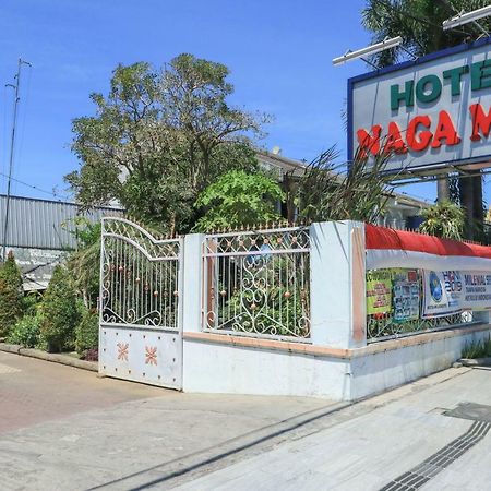 Naga Mas Hotel Mojokerto Kültér fotó