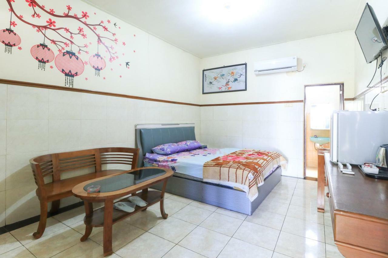 Naga Mas Hotel Mojokerto Kültér fotó
