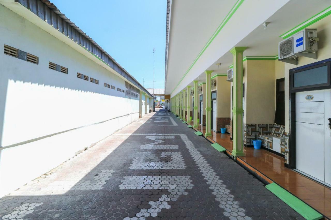 Naga Mas Hotel Mojokerto Kültér fotó