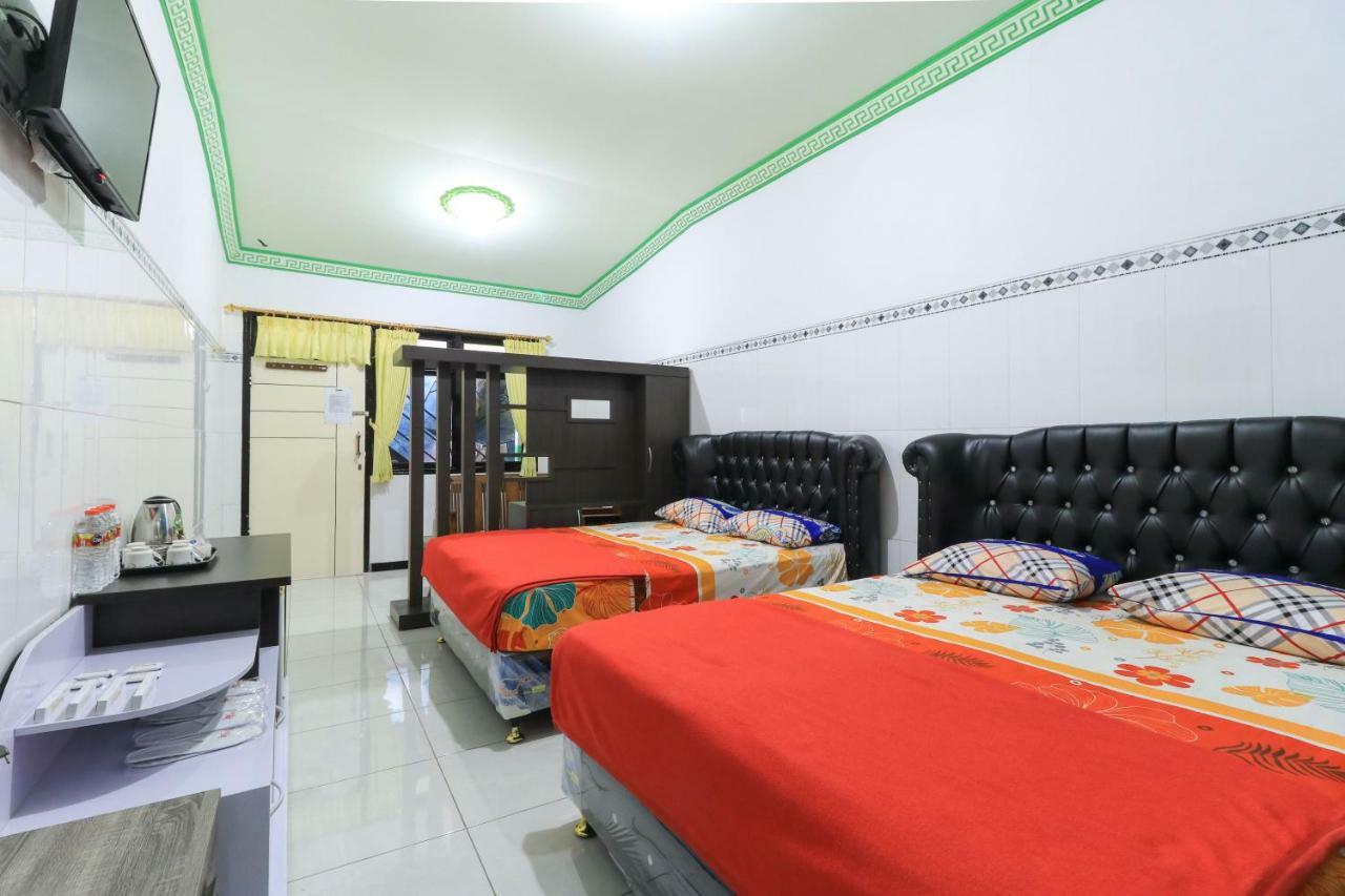 Naga Mas Hotel Mojokerto Kültér fotó