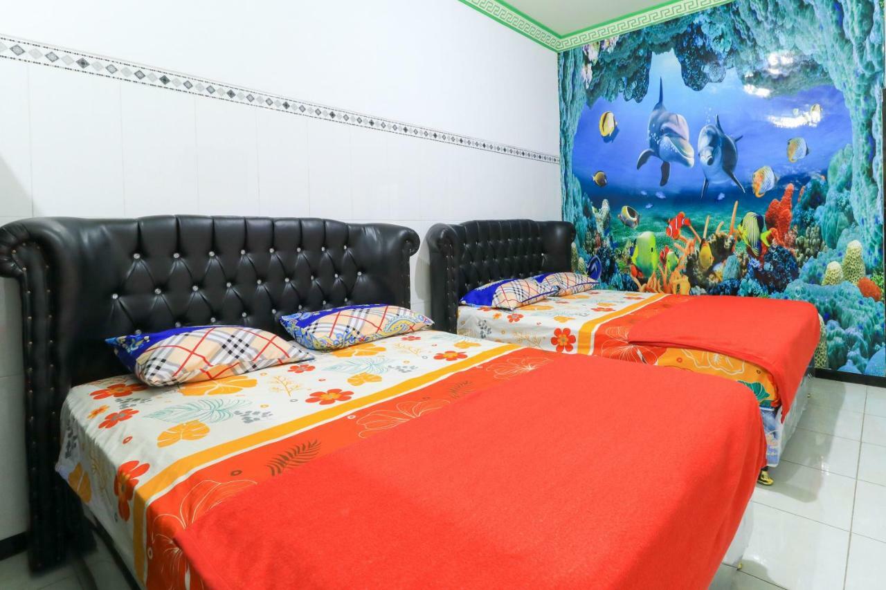 Naga Mas Hotel Mojokerto Kültér fotó