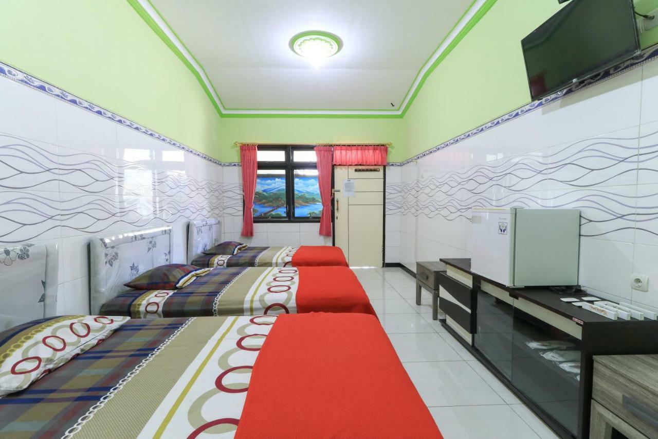 Naga Mas Hotel Mojokerto Kültér fotó